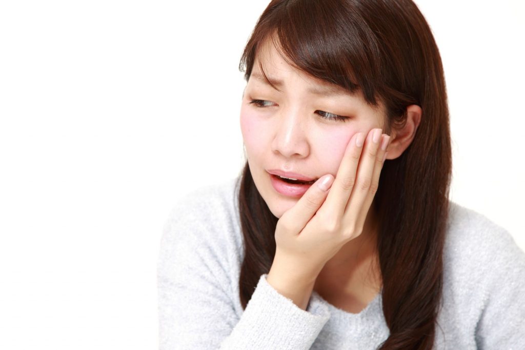 親知らずの生えかけ時に歯茎が痛い原因と 痛みの期間はどのぐらい