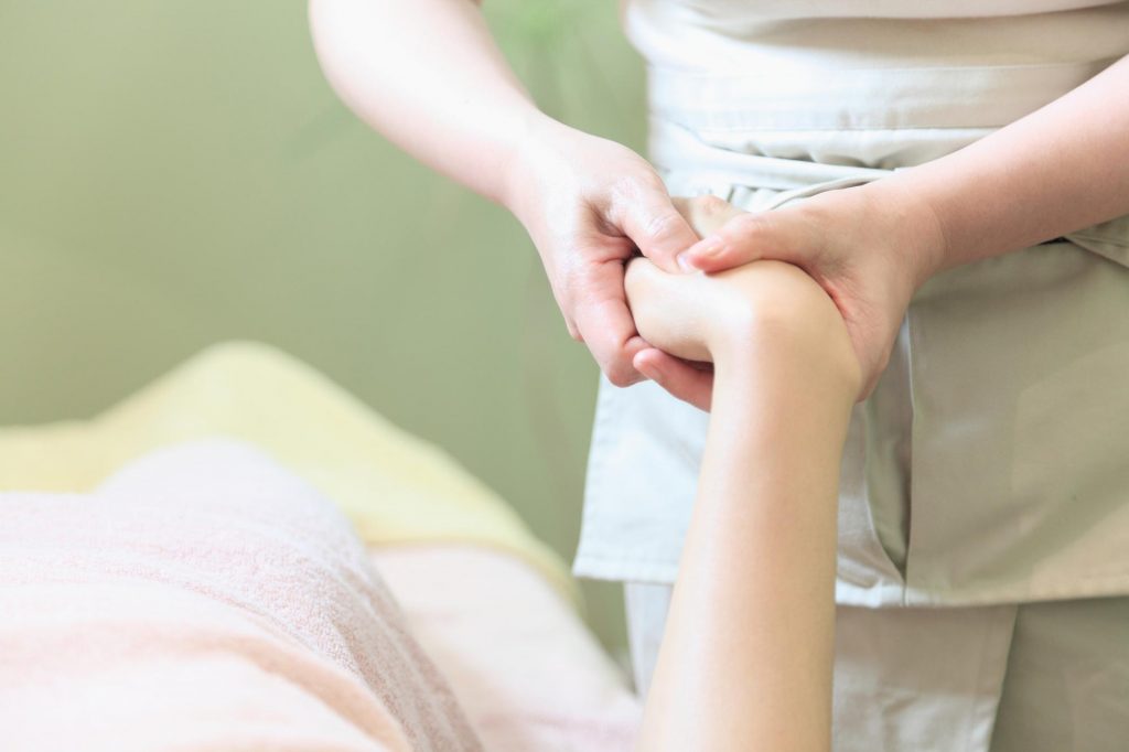 歯周病の痛みの対策方法とは?(冷やす・市販薬・ツボ)