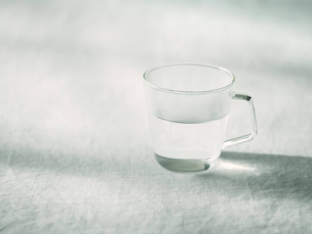 【水とお湯】重曹でのうがいで効果的なのはどっち?