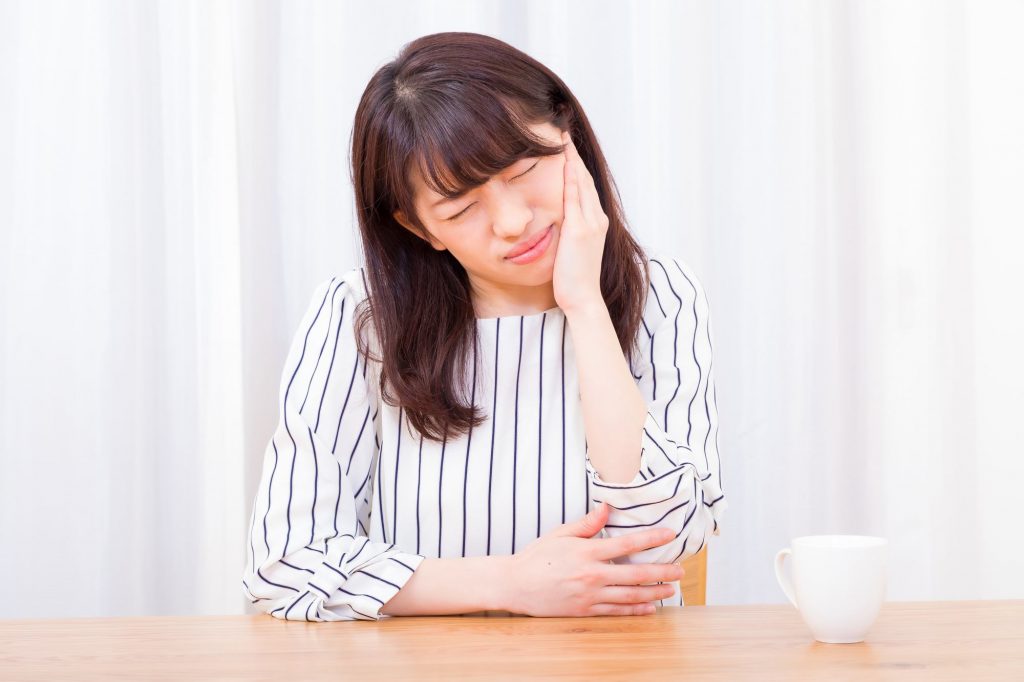 なぜ口内炎は生理前にできやすいのか?